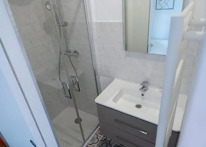 Apartment Triplex De Qualite, Quartier Calme